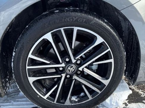 Used 2025 Toyota Camry XLE image 11