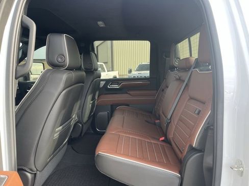 Used 2024 GMC Sierra 2500 Denali Ultimate image 18