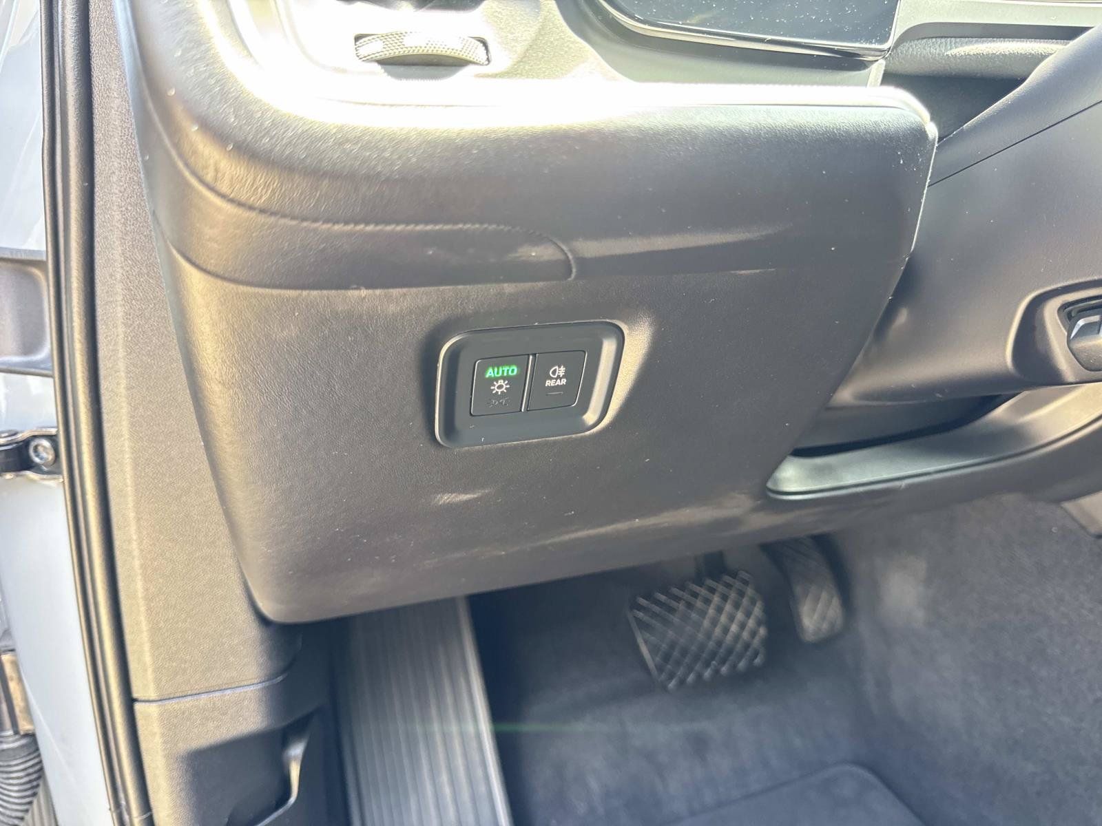 Used 2024 Porsche Cayenne AWD/4WD image 21