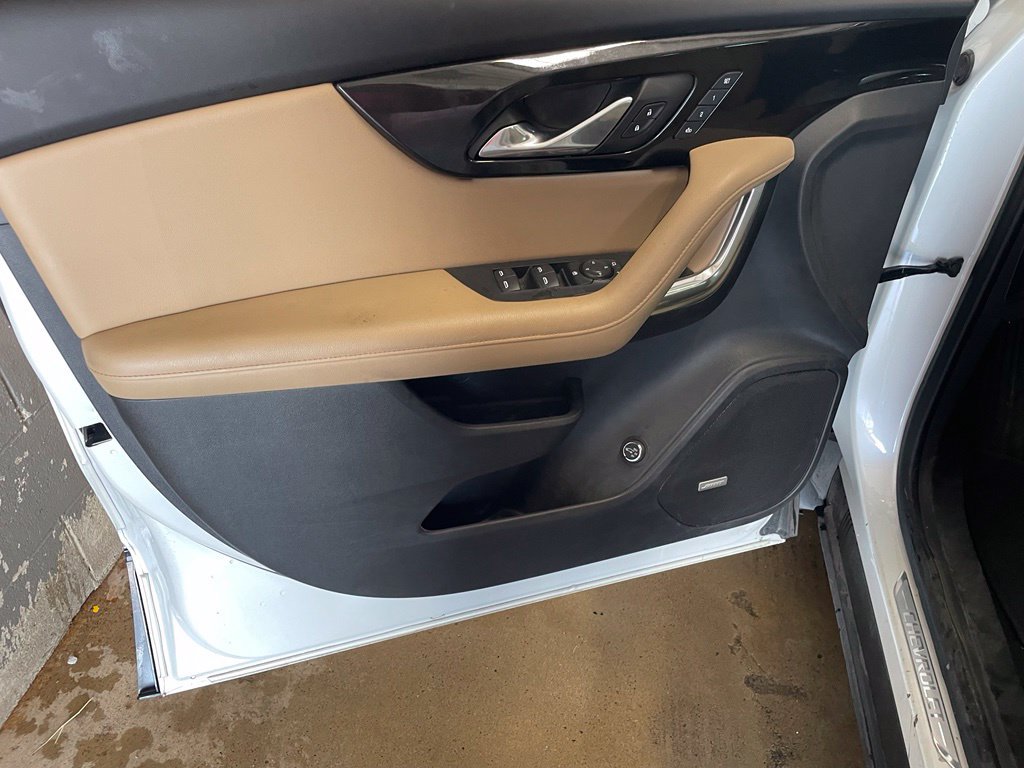Used 2022 Chevrolet Blazer Premier w/ Enhanced Convenience Package FWD image 9
