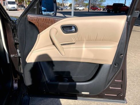 Used 2017 Nissan Armada Platinum image 21