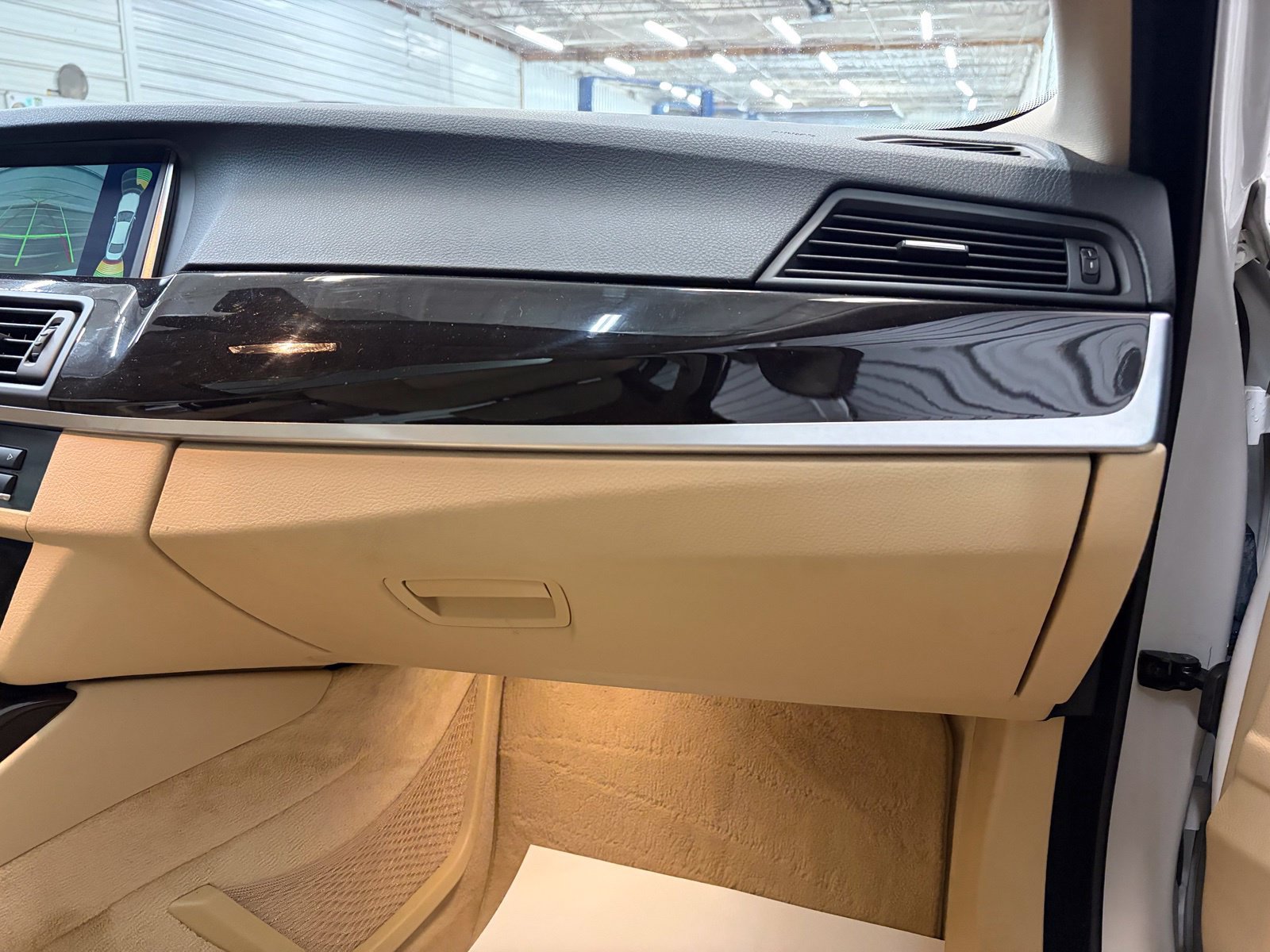 Used 2014 BMW 550i xDrive Sedan AWD/4WD image 27