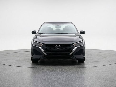 Used 2025 Nissan Sentra SV FWD image 2