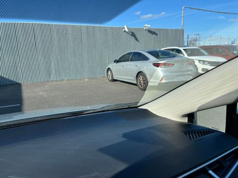 Used 2025 Toyota Corolla LE image 12