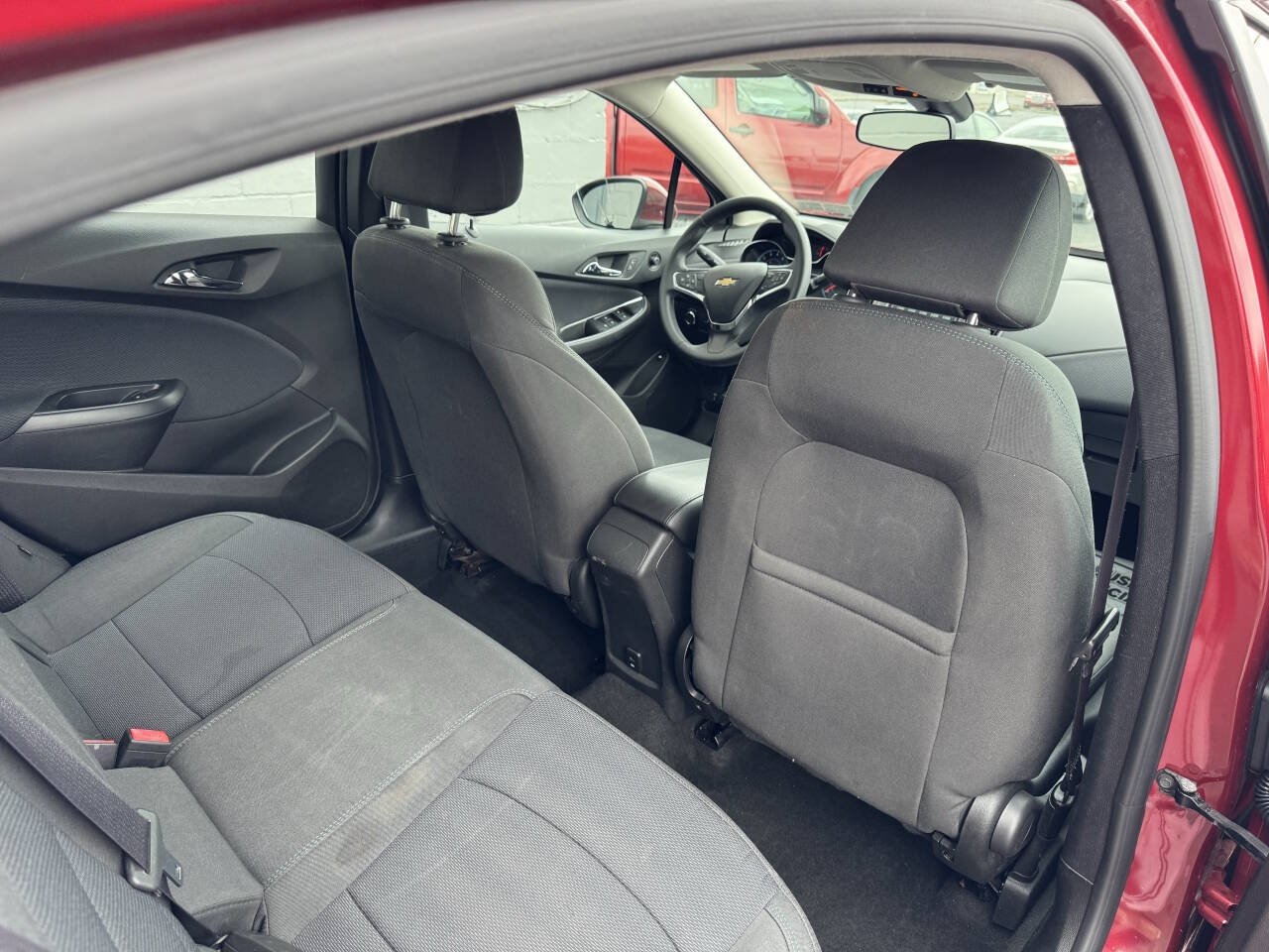 Used 2017 Chevrolet Cruze LT w/ Convenience Package FWD image 22