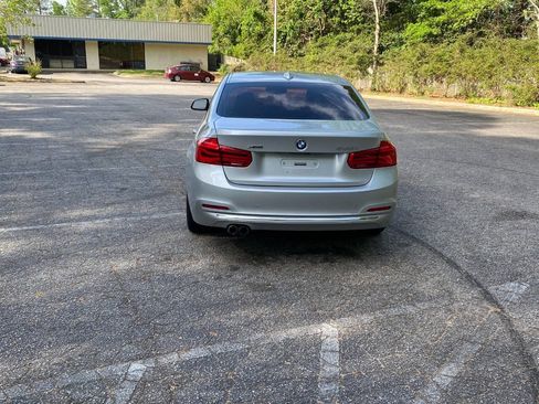 Used 2018 BMW 330i xDrive Sedan AWD/4WD image 6