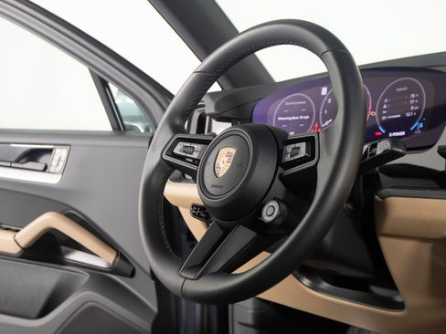 Certified 2026 Porsche Cayenne E-Hybrid AWD/4WD image 26