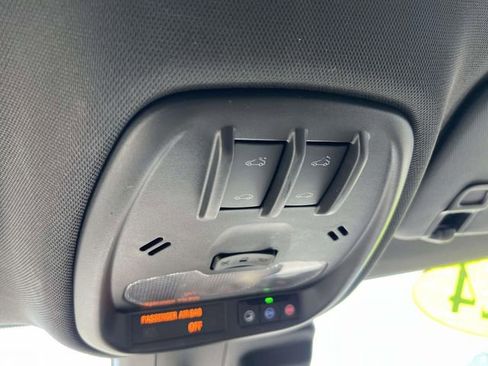 Certified 2024 Chevrolet Trax RS w/ Sunroof Package image 31