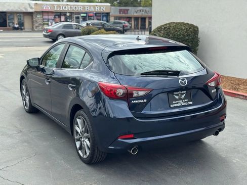 Used 2018 MAZDA MAZDA3 Touring image 4