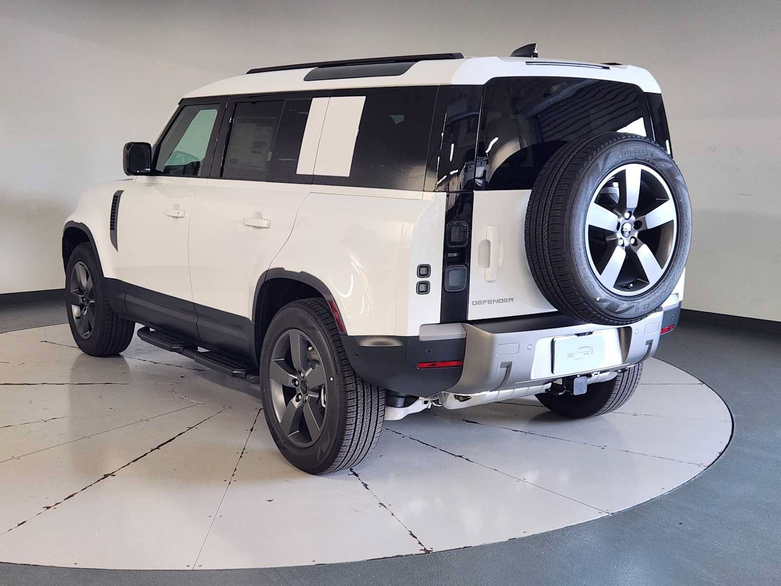 New 2026 Land Rover Defender 110 S AWD/4WD image 6