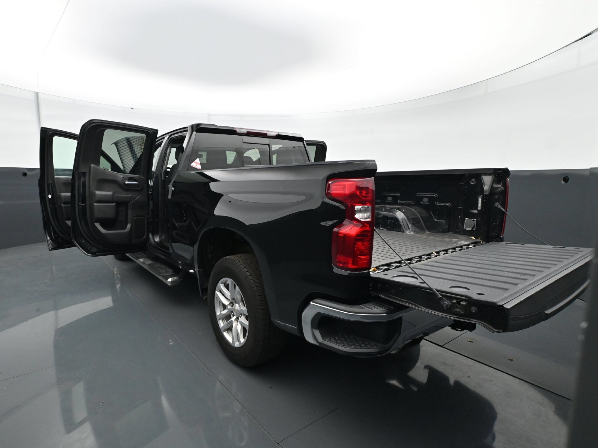 Used 2021 Chevrolet Silverado 1500 LT w/ Z71 Off-Road Package AWD/4WD image 32