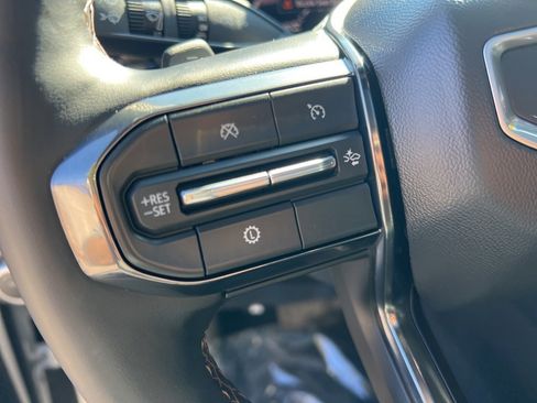 Used 2025 GMC Yukon AT4 image 16