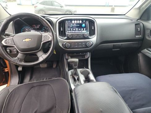 Used 2017 Chevrolet Colorado LT w/ LT Convenience Package image 5