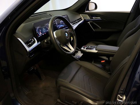 Used 2025 BMW X1 xDrive28i w/ Premium Package image 11