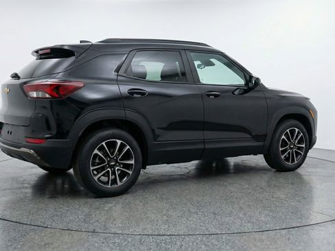 Used 2025 Chevrolet TrailBlazer LT image 9