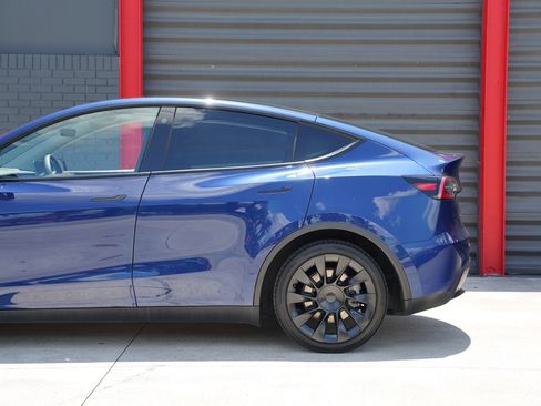 Used 2023 Tesla Model Y Long Range AWD/4WD image 8