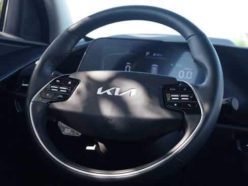 Used 2023 Kia Niro FWD image 8
