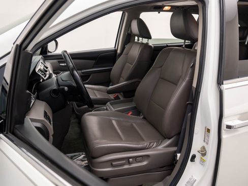 Used 2014 Honda Odyssey Touring Elite image 9