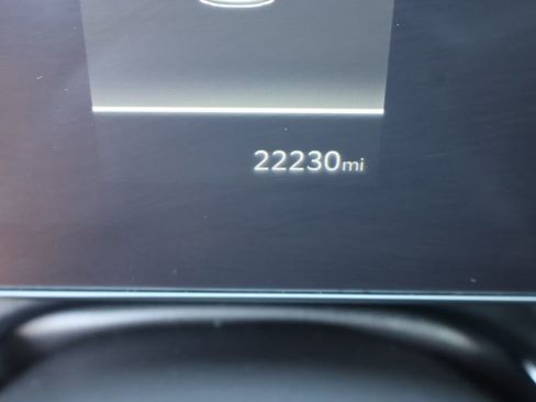 Used 2025 Kia Carnival FWD image 37