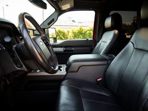 Used 2016 Ford F250 Lariat w/ Lariat Ultimate Package AWD/4WD image 13