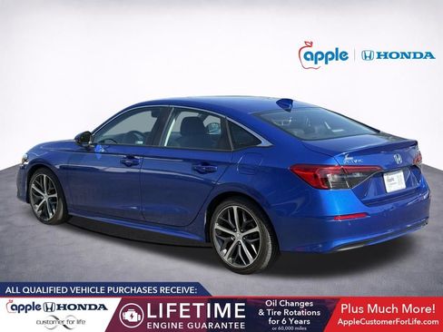 Used 2024 Honda Civic Touring image 4