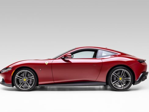 Certified 2022 Ferrari Roma RWD image 3