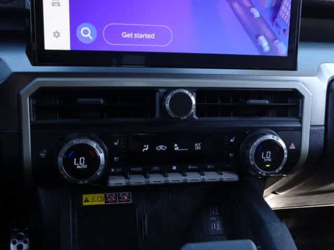 Used 2025 Toyota Tacoma TRD Sport image 31