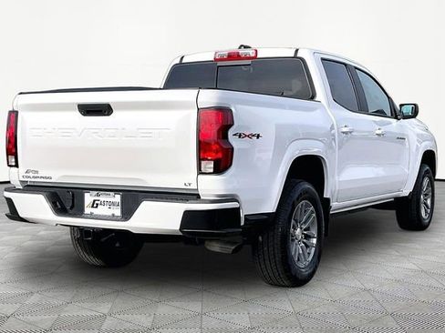 Used 2024 Chevrolet Colorado LT w/ LT Convenience Package image 5