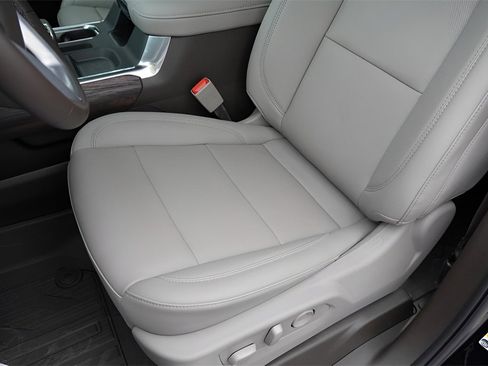 New 2026 GMC Sierra 1500 SLT image 12