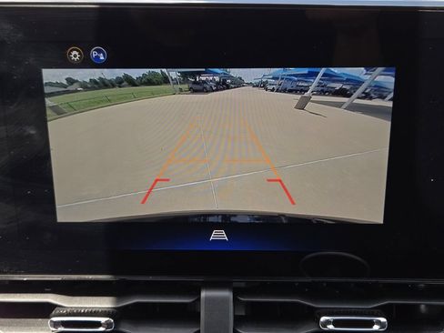 Used 2026 Chevrolet Equinox LT FWD image 13