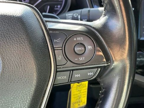 Used 2018 Toyota Camry L image 16