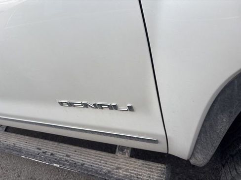 Used 2016 GMC Sierra 1500 Denali w/ Enhanced Driver Alert Package AWD/4WD image 13