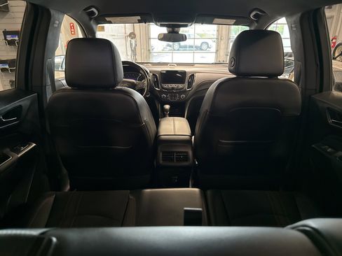Used 2022 Chevrolet Equinox RS w/ Infotainment Package image 10