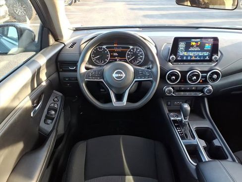 Used 2024 Nissan Sentra SV image 7