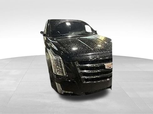 Used 2019 Cadillac Escalade ESV Luxury w/ Escalade Sport Edition RWD image 2