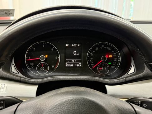 Used 2013 Volkswagen Passat TDI SE FWD image 31