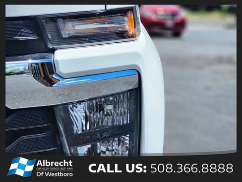 Used 2025 Chevrolet Silverado 2500 LT w/ Convenience Package AWD/4WD image 10