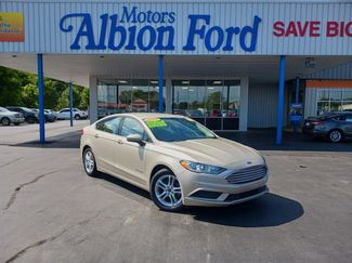 Used 2018 Ford Fusion SE image 1