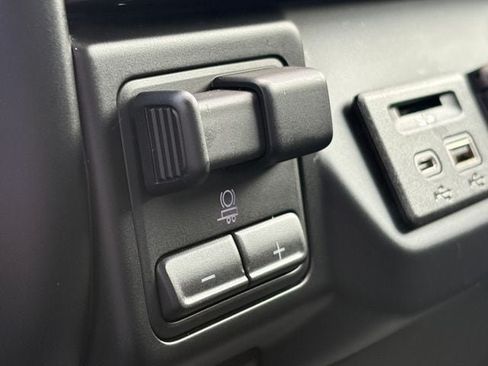 Used 2019 GMC Sierra 1500 SLE w/ SLE Value Package AWD/4WD image 32
