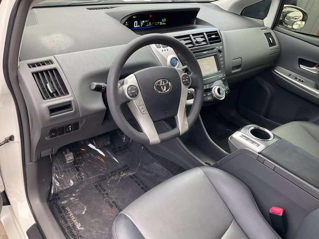 Used 2012 Toyota Prius V Five FWD image 6