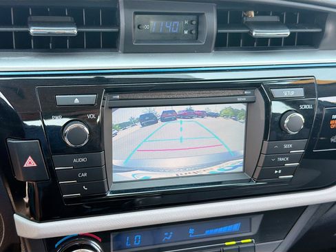 Used 2014 Toyota Corolla LE FWD image 11