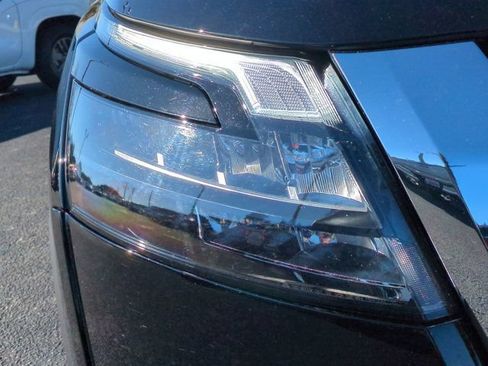 Certified 2025 Nissan Pathfinder SV FWD image 11