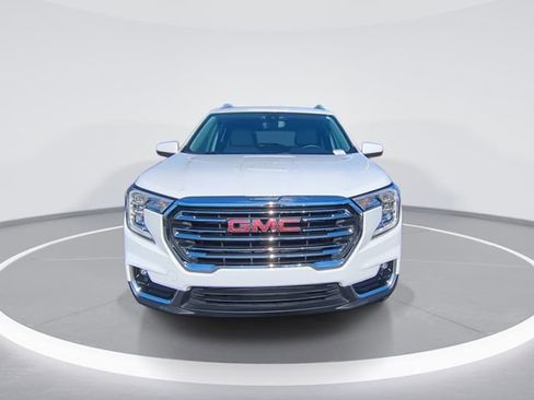 Used 2024 GMC Terrain SLT image 3
