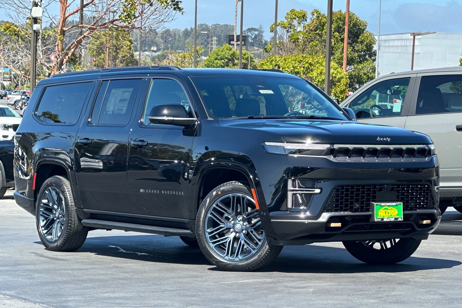 New 2026 Jeep Grand Wagoneer L 4WD image 2