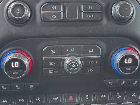 Used 2020 Chevrolet Silverado 1500 High Country w/ Technology Package AWD/4WD image 5