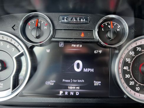 Used 2016 RAM 2500 Power Wagon w/ Luxury Group AWD/4WD image 11