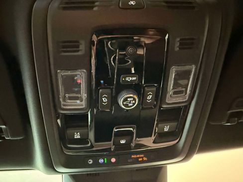 Used 2026 Cadillac Escalade Luxury w/ LPO, Floor Liner Package AWD/4WD image 27