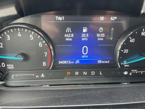 Used 2021 Ford Explorer XLT image 3