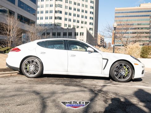 Used 2015 Porsche Panamera S w/ Premium Package Plus image 8