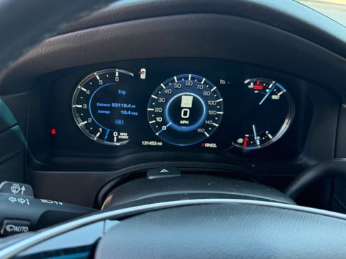 Used 2019 Cadillac Escalade ESV Luxury AWD/4WD image 39